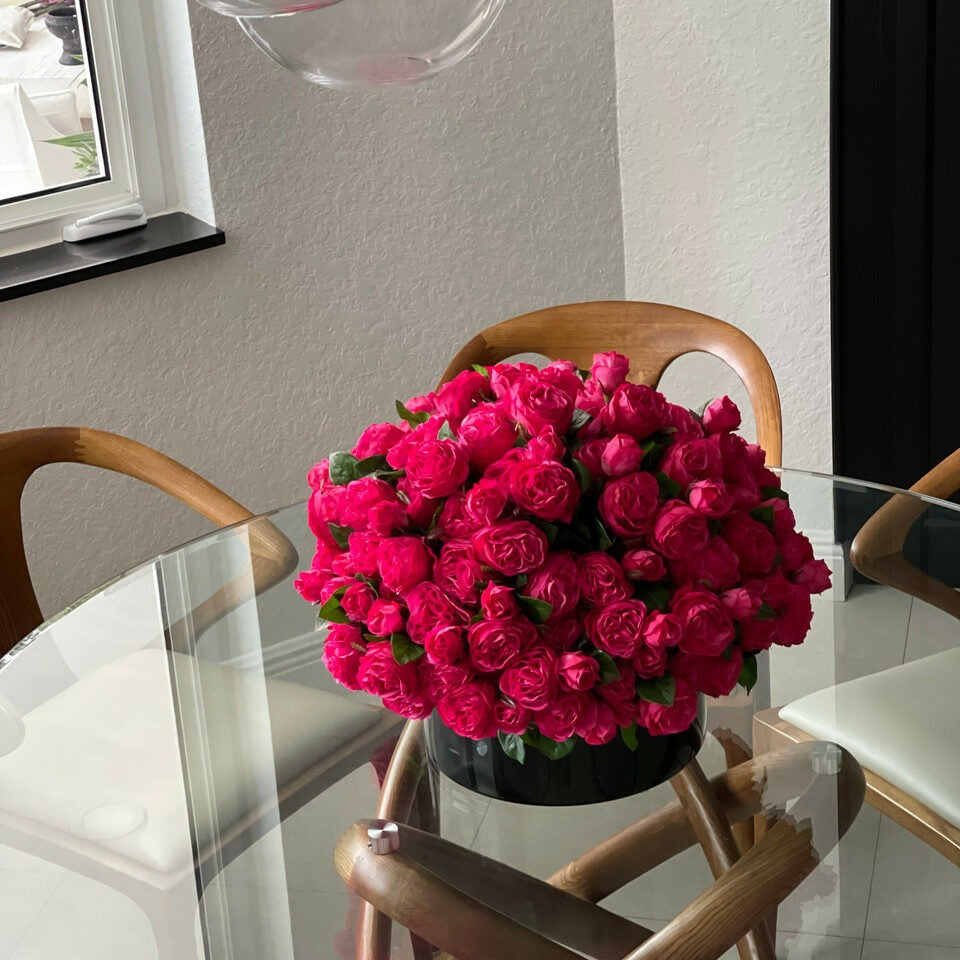 Dark Pink English Roses in Black Glass Vase