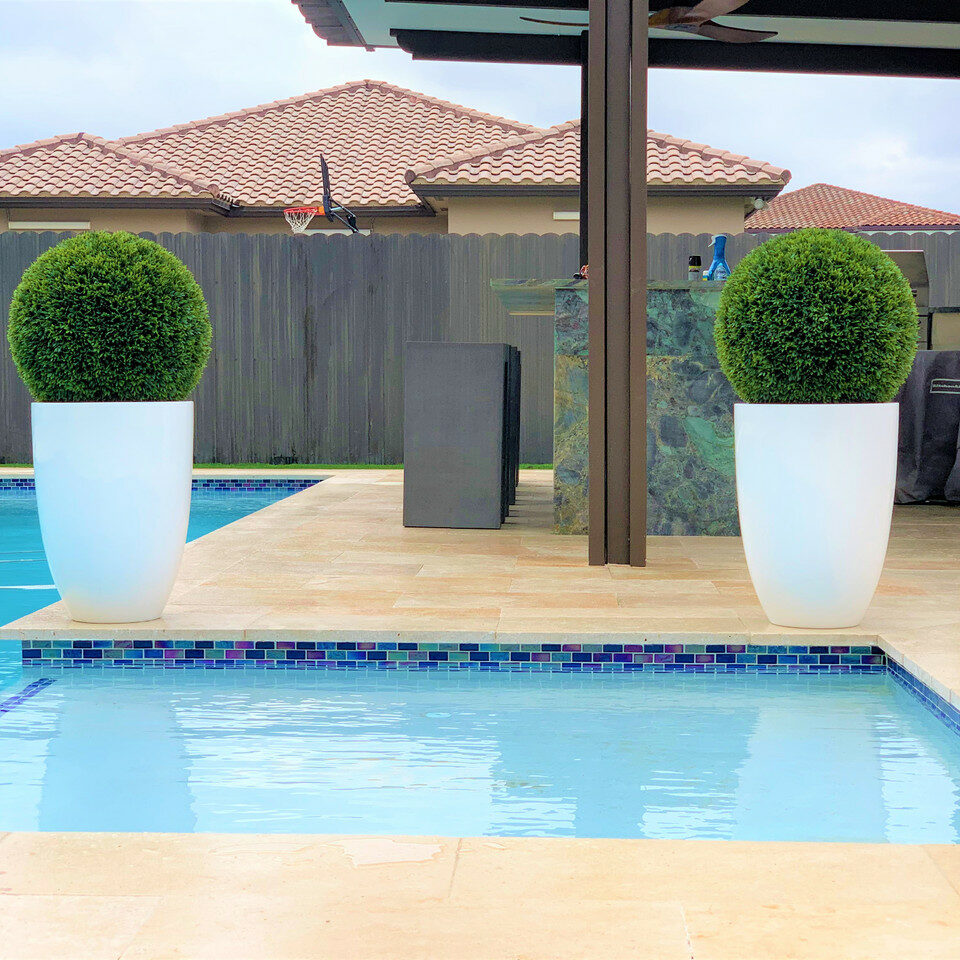 Topiary in Ben Planter – 51 cm Fiberglass